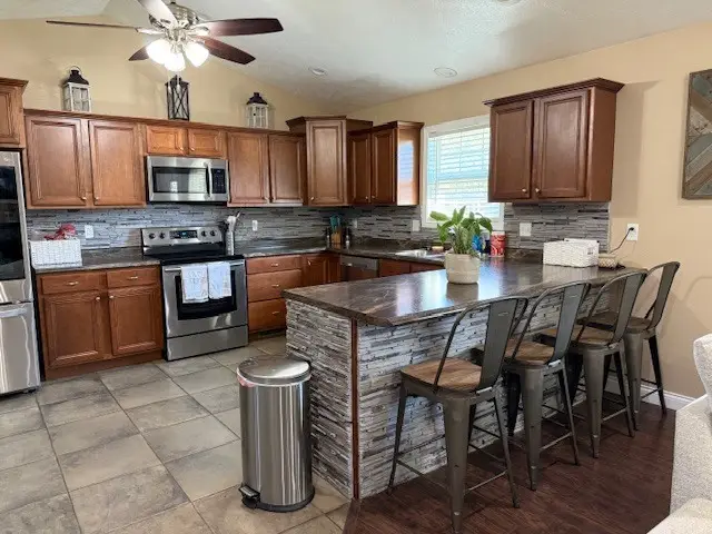 911 E Stotlar Street, Herrin, IL 62848 - #3