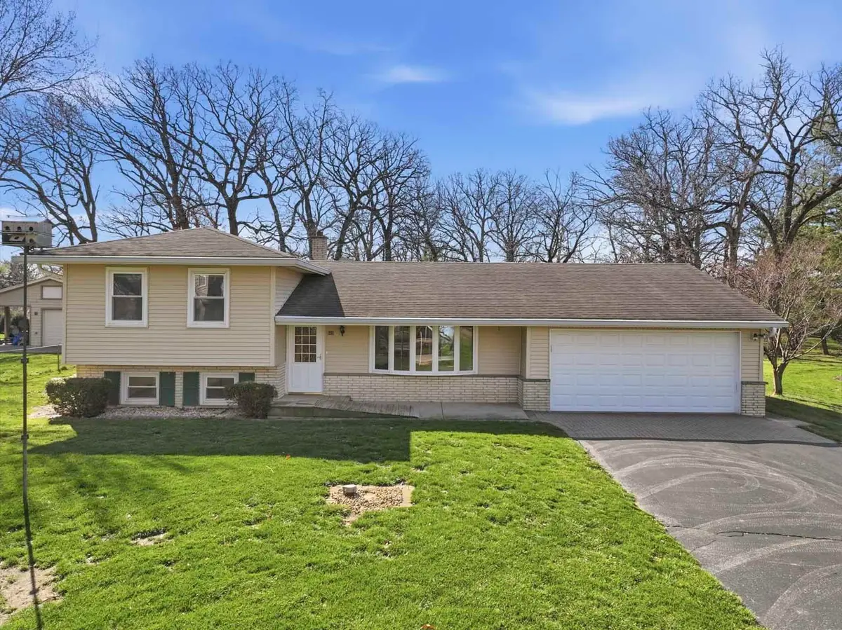 30W445 Arbor Lane, West Chicago, IL 60185 - #1