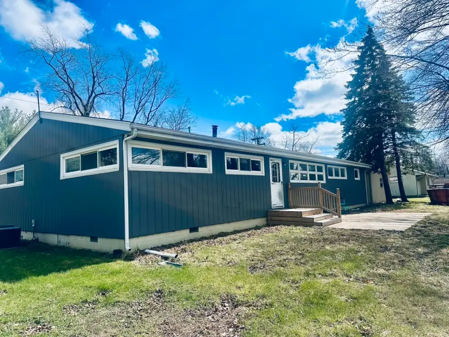 1111 N Bell Avenue E, Pontiac, IL 61764 - #2