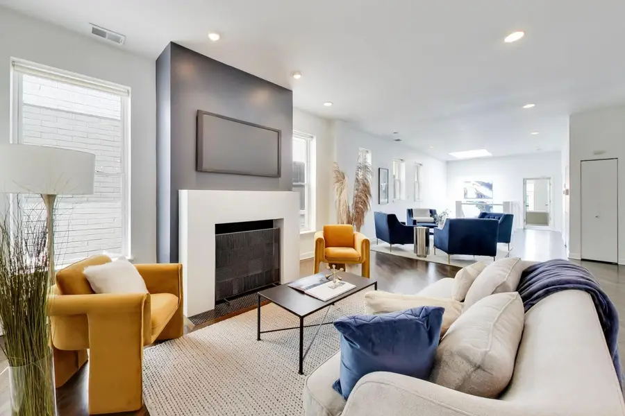 643 W Melrose Street #3, Chicago, IL 60657 - #2