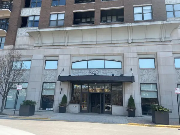 849 N Franklin Street #1206, Chicago, IL 60610