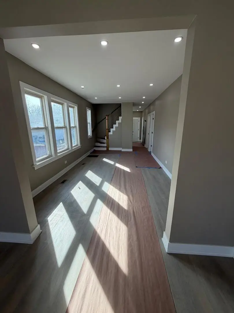 10426 S Calhoun Avenue, Chicago, IL 60617 - #3