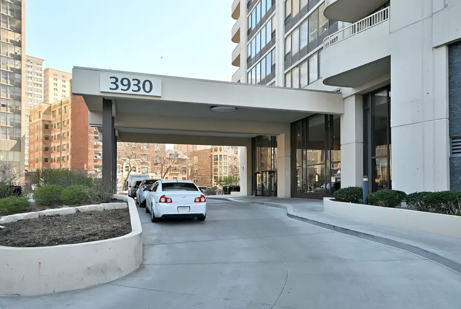 3930 N Pine Grove Avenue #2501, Chicago, IL 60613 - #2