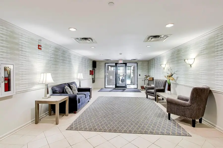 131 W Adelaide Street #310, Elmhurst, IL 60126 - #3