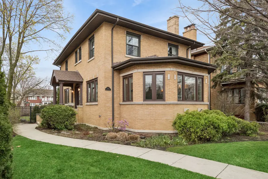 943 N Oak Park Avenue, Oak Park, IL 60302 - #2