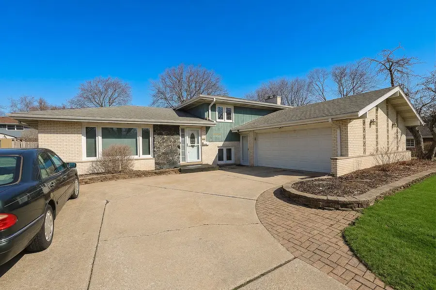 18W194 Claremont Drive, Darien, IL 60561 - #3