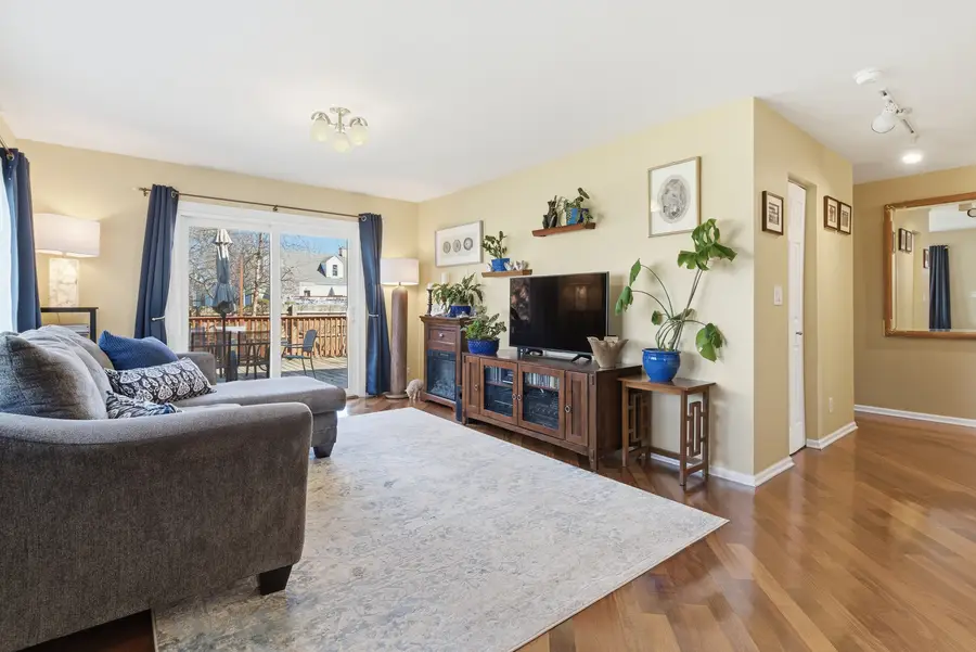 10033 Montrose Avenue, Schiller Park, IL 60176 - #3