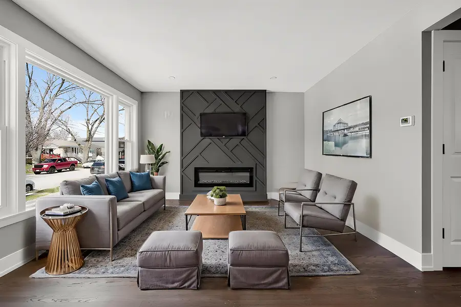 10533 S Whipple Street, Chicago, IL 60655 - #2