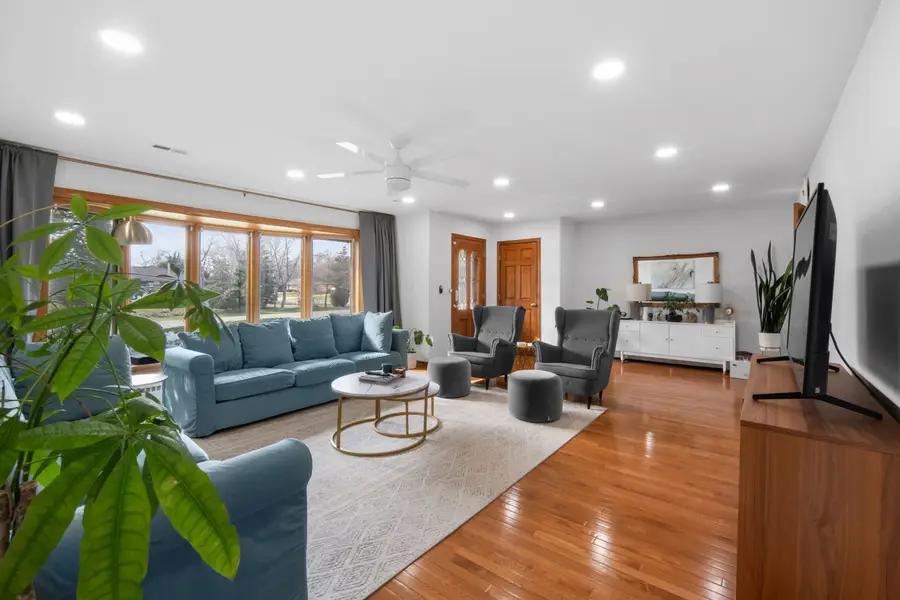 23 S Wildwood Drive, Prospect Heights, IL 60070 - #2