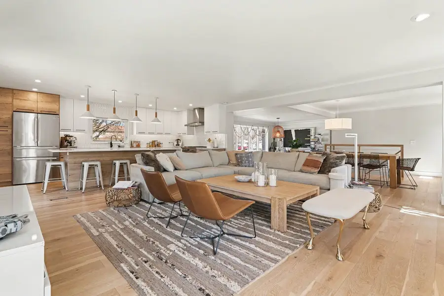 1515 E Oakton Street, Arlington Heights, IL 60004 - #2