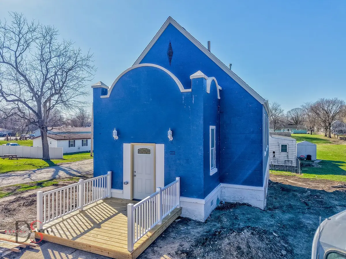 130 W Scott Street, Seneca, IL 61360 - #1