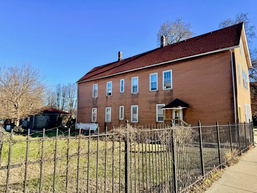 8757 S Marquette Avenue, Chicago, IL 60617 - #2