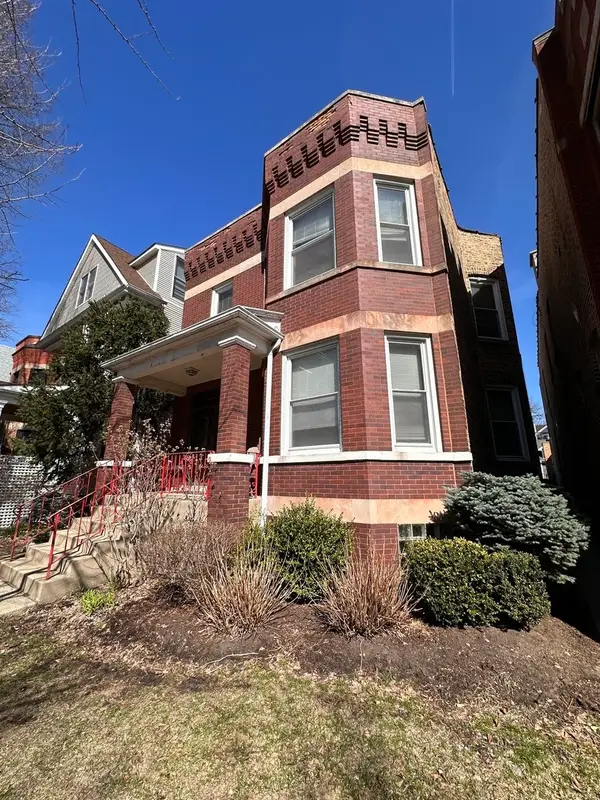 3725 N Bell Avenue, Chicago, IL 60618