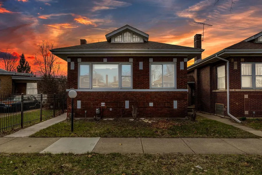 8406 S Oglesby Avenue, Chicago, IL 60617 - #2