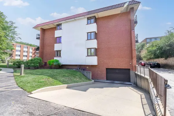 2046 Saint Johns Avenue #3E, Highland Park, IL 60035