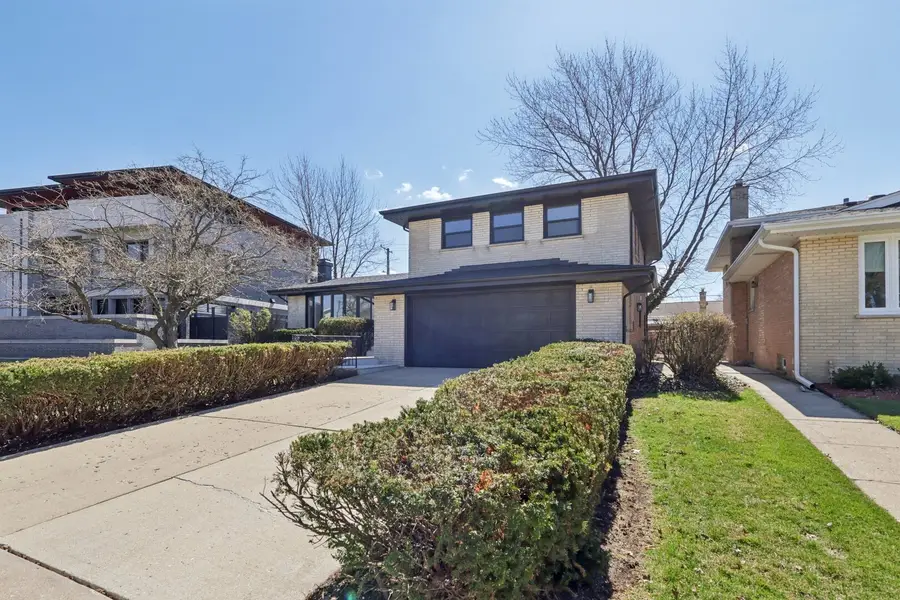 8135 W Rascher Avenue, Chicago, IL 60656 - #2