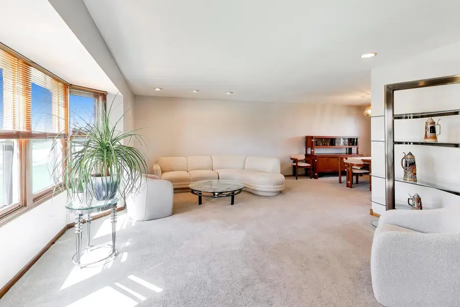 507 Ridgewood Lane, Buffalo Grove, IL 60089 - #3