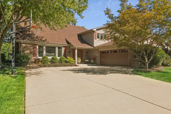 1102 E Waverly Drive, Arlington Heights, IL 60004