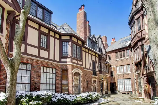 555 Hill Terrace #307, Winnetka, IL 60093