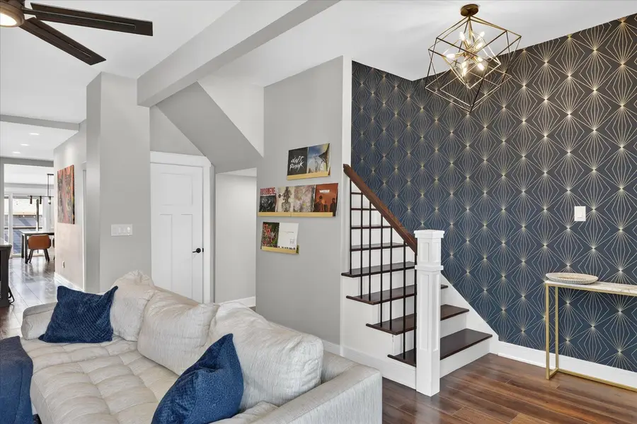 3426 N Albany Avenue, Chicago, IL 60618 - #3