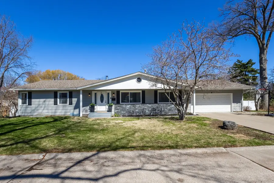 6 Sunset Circle, Bettendorf, IA 52722 - #2