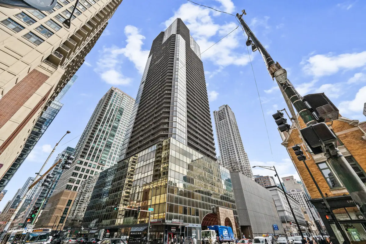 10 E Ontario Street #3702, Chicago, IL 60611 - #1