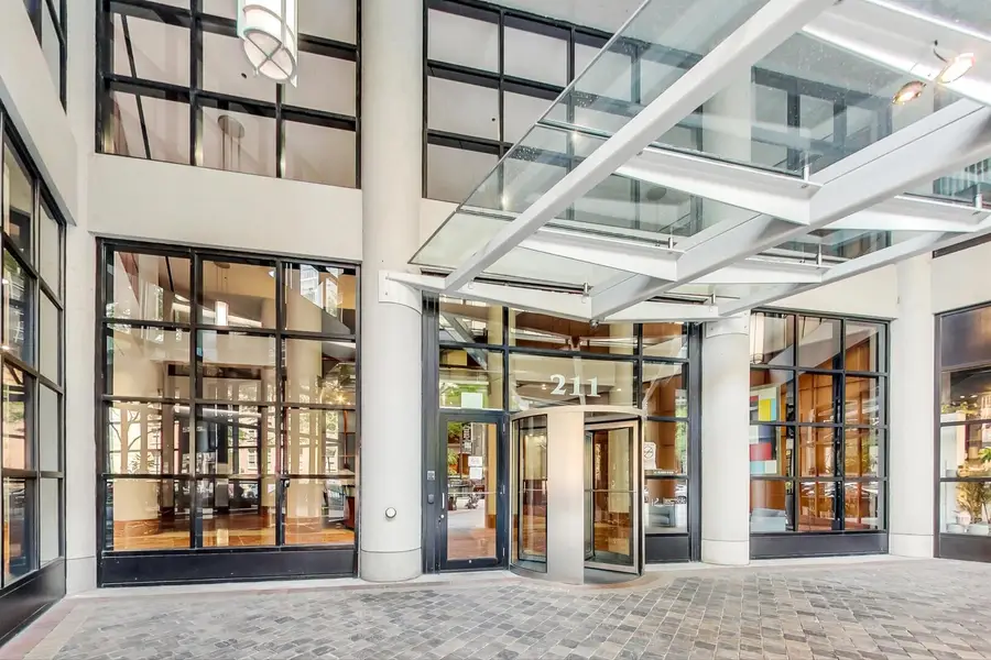 Address Withheld By Seller, Chicago, IL 60611 - #2