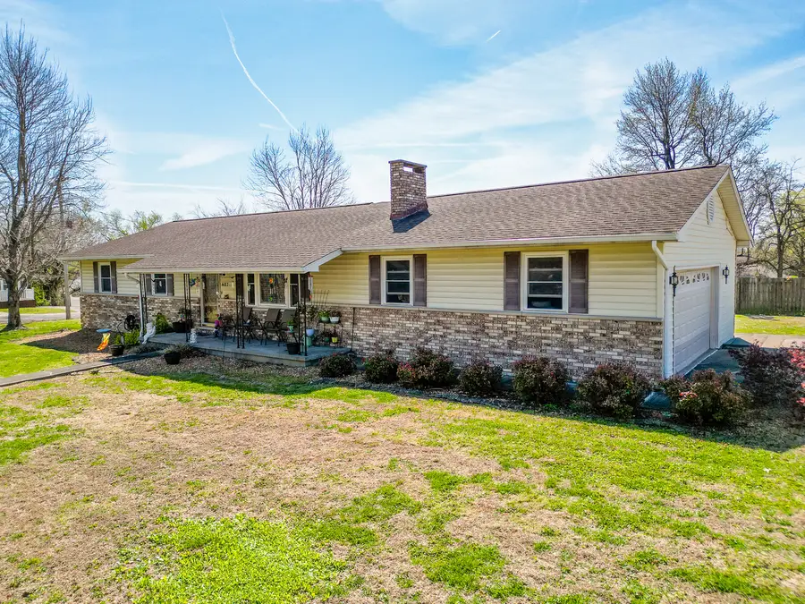 607 E 15th Street, Johnston City, IL 62951 - #3