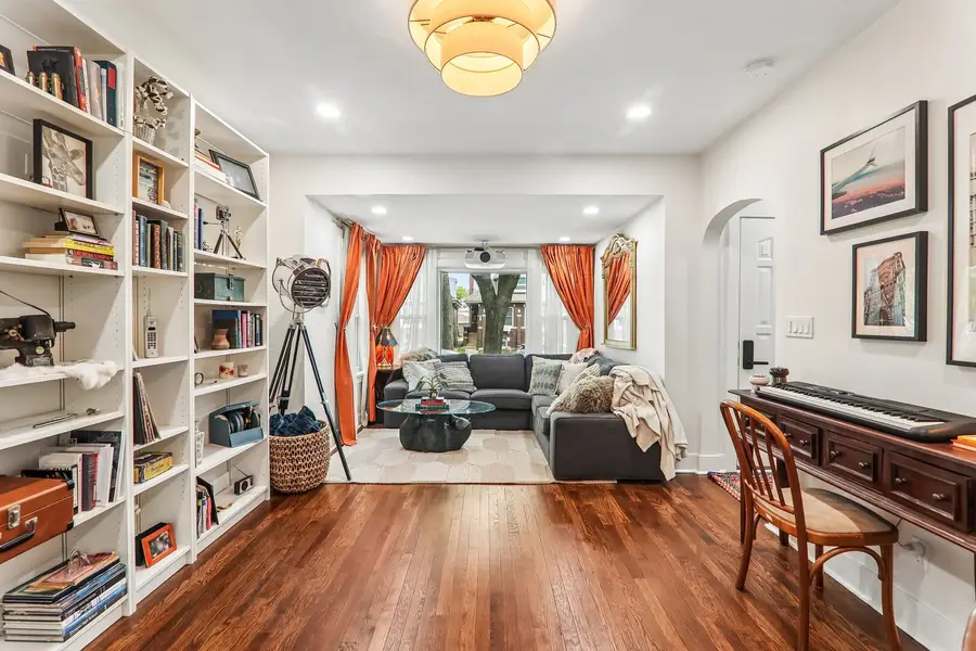 5435 N Lieb Avenue, Chicago, IL 60630 - #3