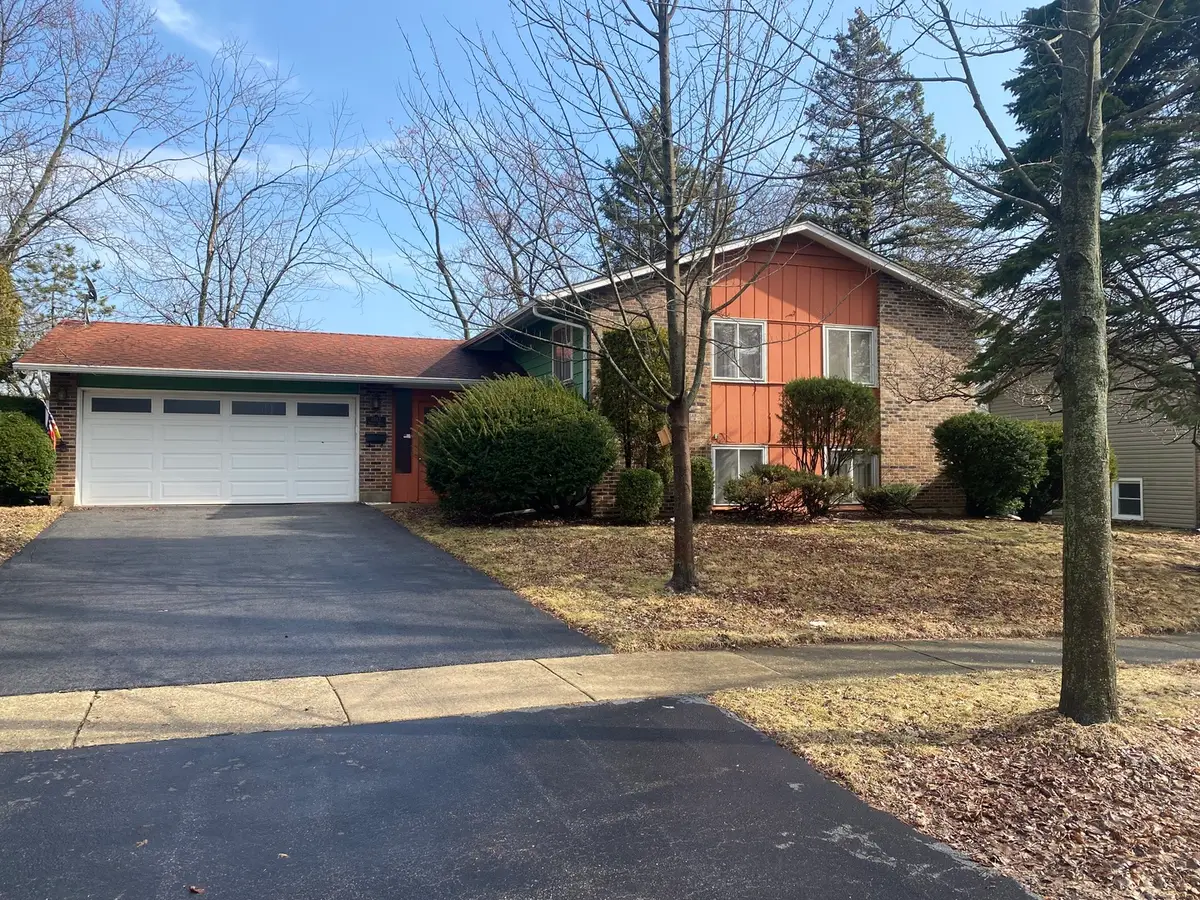 6013 Ridgeway Drive, Woodridge, IL 60517 - #1