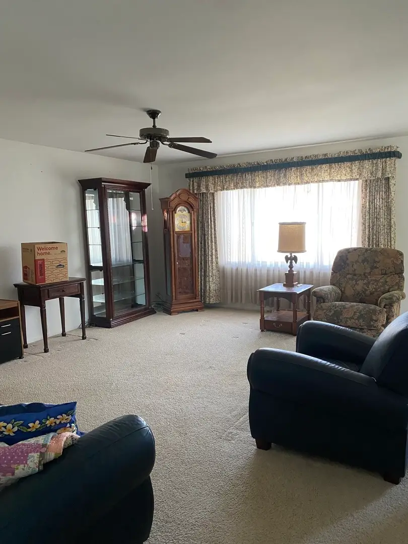 6013 Ridgeway Drive, Woodridge, IL 60517 - #2