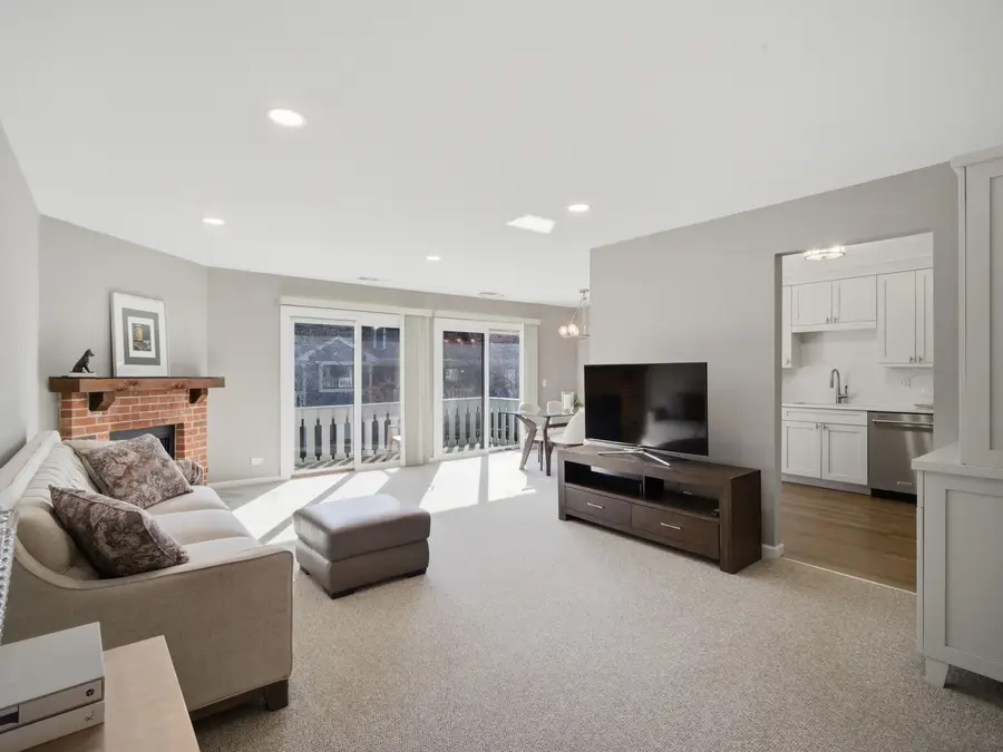 549 Williamsburg Court #B2, Wheeling, IL 60090 - #2