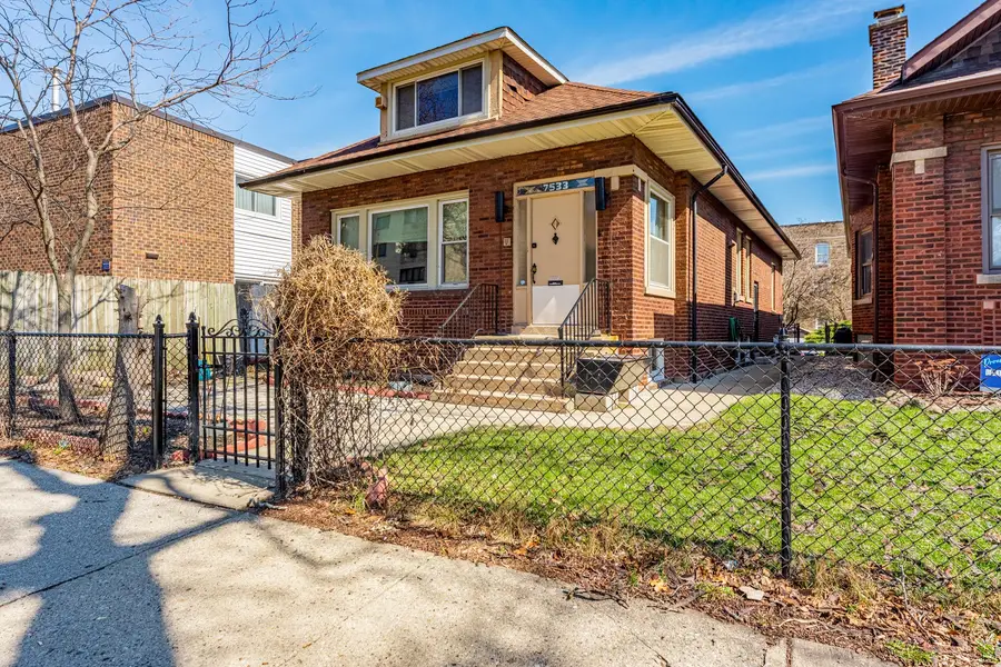 7533 N Ridge Boulevard, Chicago, IL 60645 - #2
