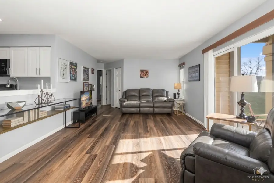 219 Old Oak Court W, Buffalo Grove, IL 60089 - #2