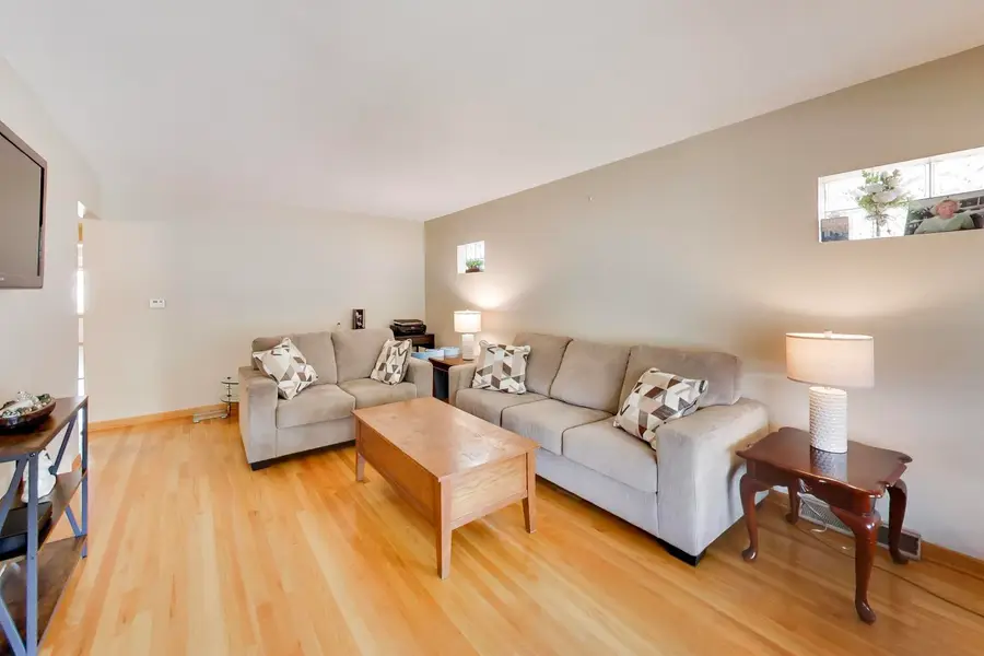 5220 W Patterson Avenue, Chicago, IL 60641 - #2