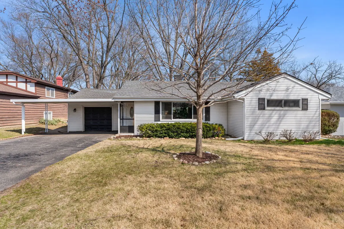 933 N Midlothian Road, Mundelein, IL 60060 - #1