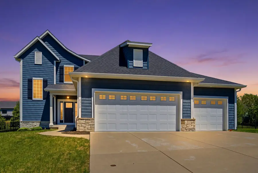 6900 Grover Station, Bettendorf, IA 52722 - #2