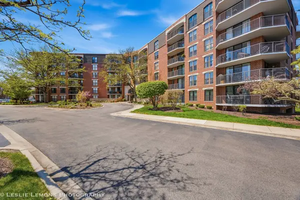 511 Aurora Avenue #313, Naperville, IL 60540
