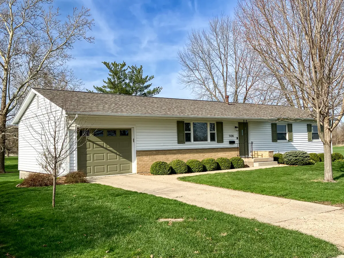 506 Maple Avenue, Morrison, IL 61270 - #1