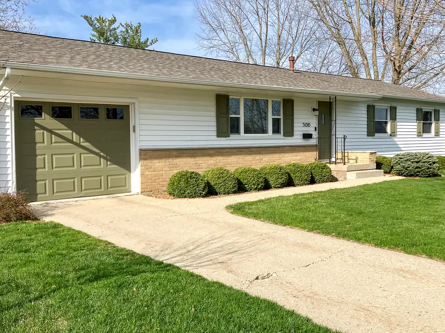 506 Maple Avenue, Morrison, IL 61270 - #2