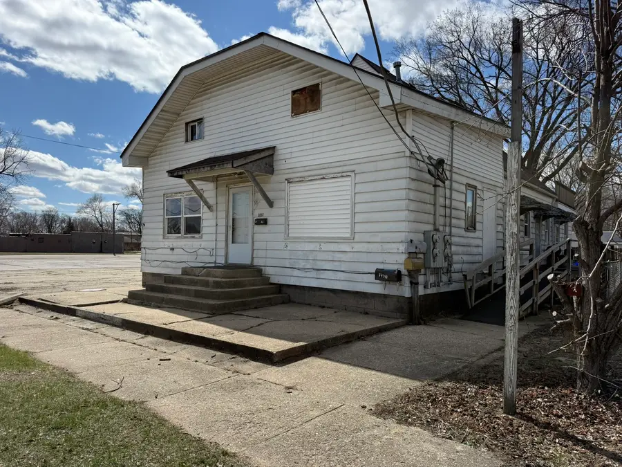 3207 Kishwaukee Street, Rockford, IL 61109 - #2