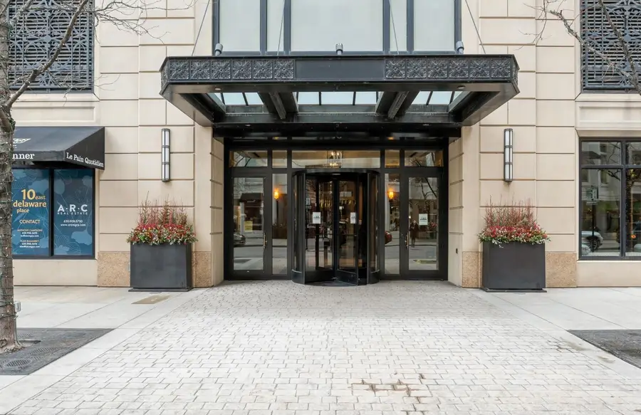 10 E Delaware Place #14A, Chicago, IL 60611 - #2