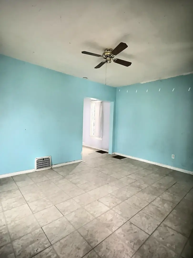 410 N 3rd Street, Clinton, IA 52732 - #3