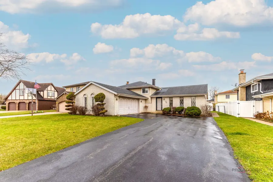 1124 N Anvil Court, Addison, IL 60101 - #2