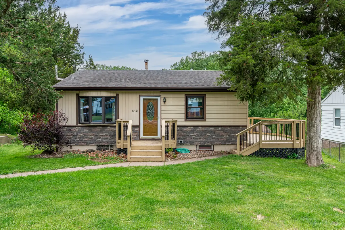 642 8th Street, Silvis, IL 61282 - #1