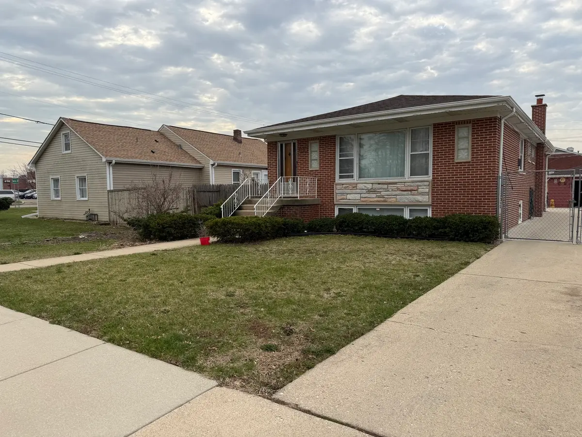 2571 Suffield Street, Des Plaines, IL 60016 - #1