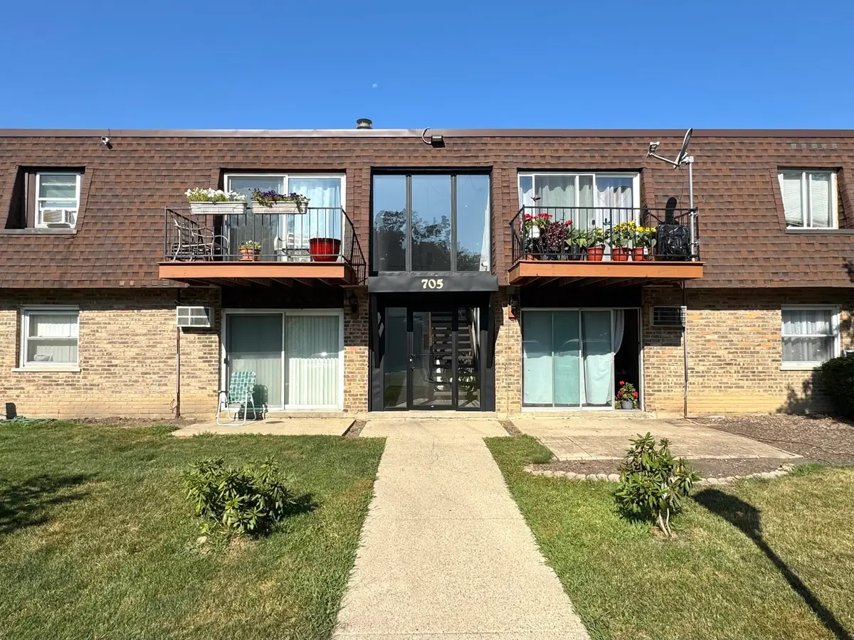 705 Grove Drive #101, Buffalo Grove, IL 60089 - #1