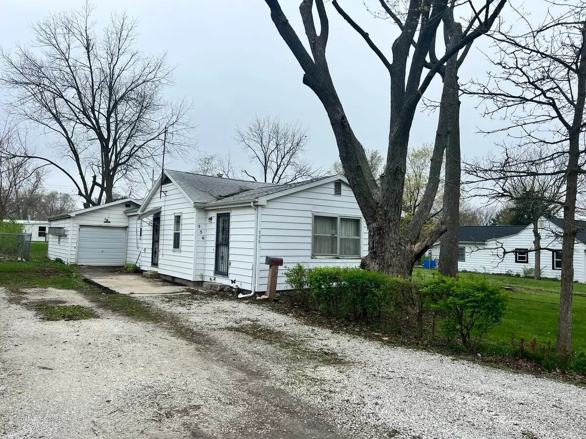 356 E Fulton Street, Paxton, IL 60957 - #1