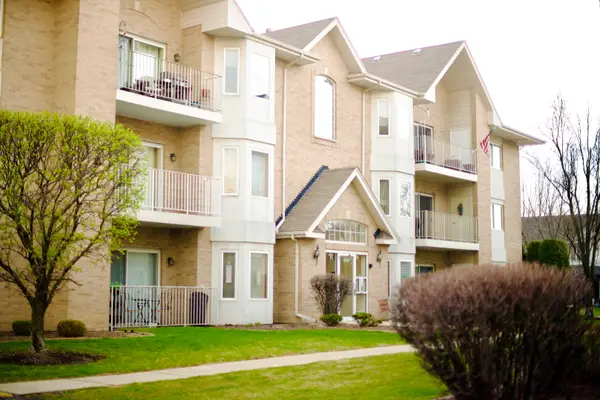 5351 W Mint Julip Drive #301, Alsip, IL 60803