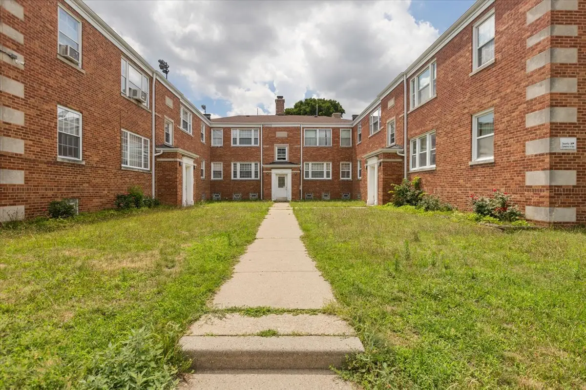 2133 W Highland Avenue #2, Chicago, IL 60659 - #1